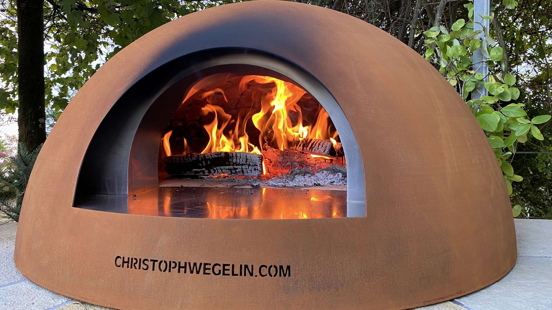 Der WegelinOfen von Christoph Wegelin ist ein Design-Pizzaofen